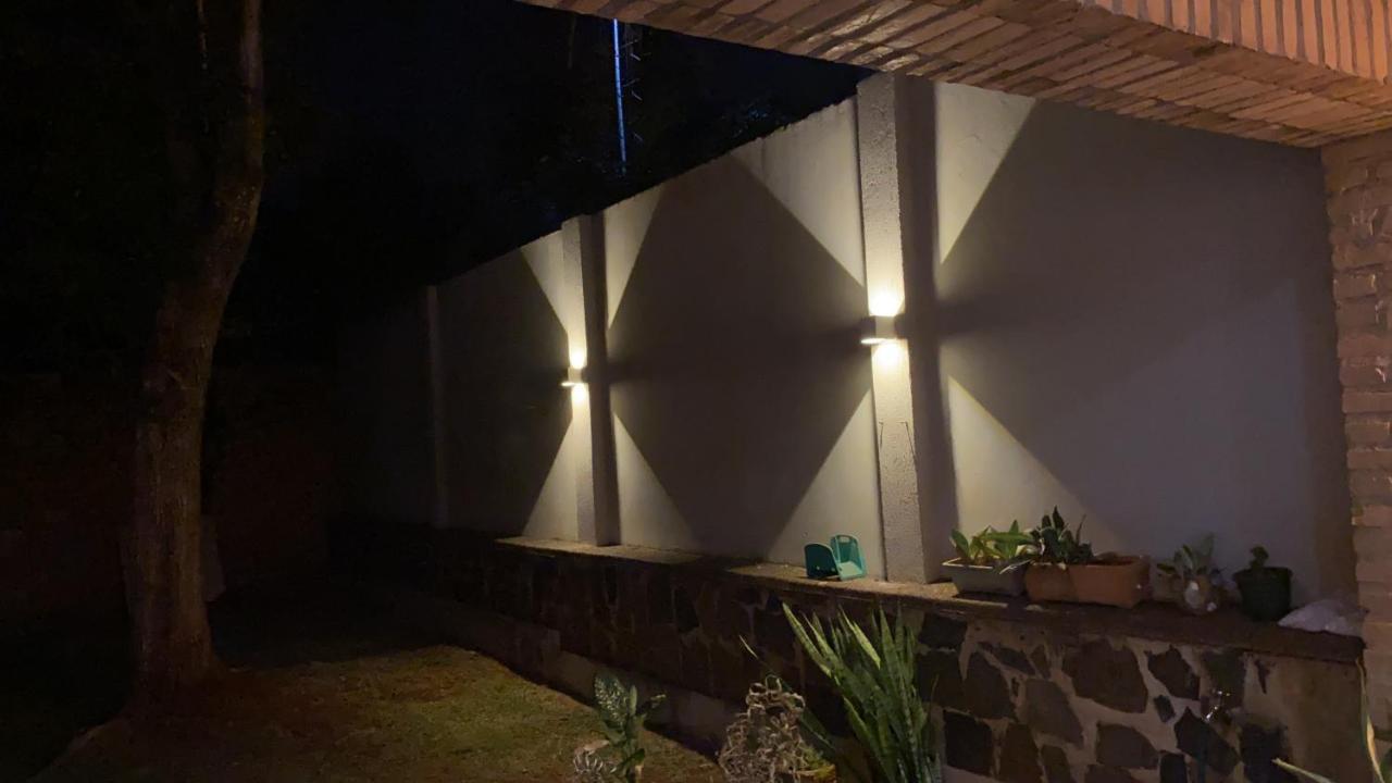 Moderna Y Unica Casa Independiente Con Jardin Y Estacionamiento Ciudad del Este Exterior photo