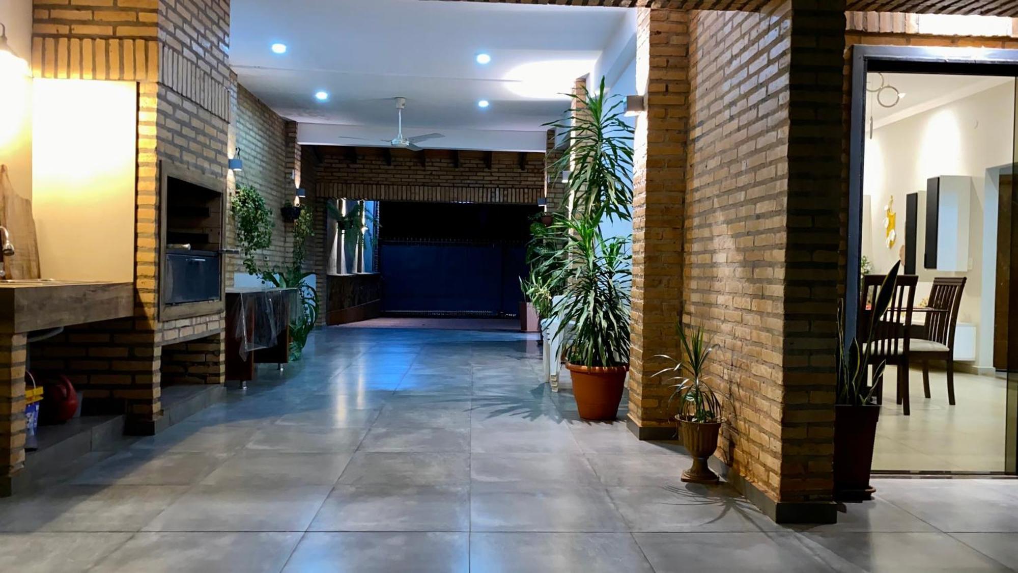 Moderna Y Unica Casa Independiente Con Jardin Y Estacionamiento Ciudad del Este Exterior photo